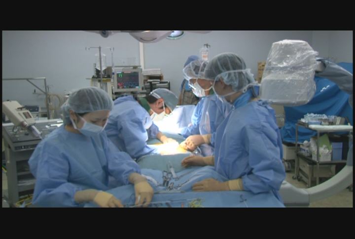 ドクター 外科医 手術 撮影現場